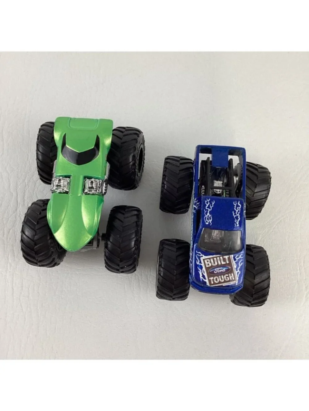 Hot Wheels Monster Jam Trucks Blue Thunder Green Twin Mill Diecast Toy Vehicles